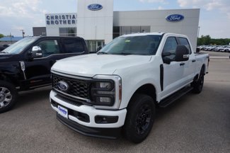 New 2025 Ford F250 4x4 Crew Cab Super Duty image 1