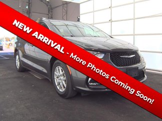 Used 2021 Chrysler Pacifica Touring-L image 1