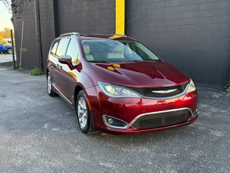 Used 2020 Chrysler Pacifica Limited image 1