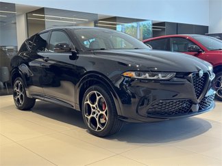 New 2025 Alfa Romeo Tonale w/ Premium Package image 1