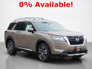 New 2025 Nissan Pathfinder Platinum image 1