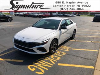 New 2025 Hyundai Elantra SEL image 1
