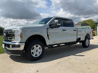 New 2025 Ford F350 XLT image 1