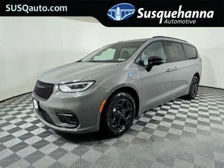 New 2025 Chrysler Pacifica Premium image 1