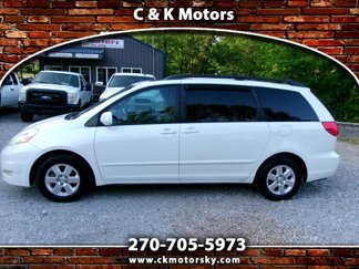 Used 2009 Toyota Sienna XLE image 1