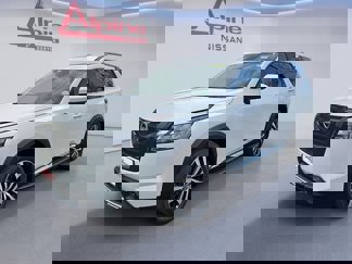 New 2025 Nissan Pathfinder Platinum image 1