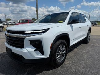 Used 2024 Chevrolet Traverse LS image 1