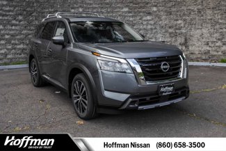 New 2025 Nissan Pathfinder Platinum image 1