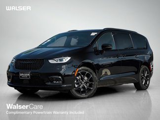 New 2026 Chrysler Pacifica Limited w/ S Appearance Package image 1