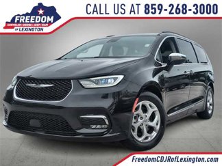 Used 2023 Chrysler Pacifica Limited image 1