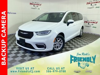Used 2023 Chrysler Pacifica Touring-L image 1