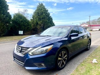 Used 2016 Nissan Altima 2.5 SR w/ LED Appearance Package image 1