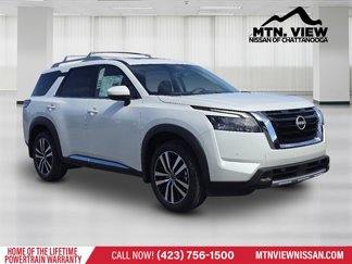 New 2025 Nissan Pathfinder Platinum image 1