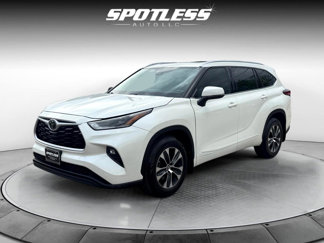 Used 2021 Toyota Highlander XLE image 1