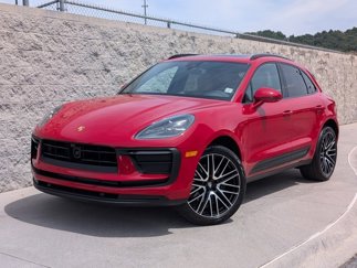 Certified 2025 Porsche Macan image 1
