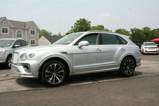 Used 2021 Bentley Bentayga Plug-In Hybrid image 1