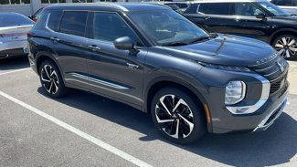 New 2025 Mitsubishi Outlander SEL image 1