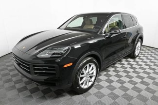 Used 2025 Porsche Cayenne image 1