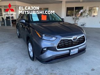 Used 2024 Toyota Highlander LE image 1
