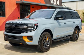 Used 2025 Ford Expedition Tremor image 1