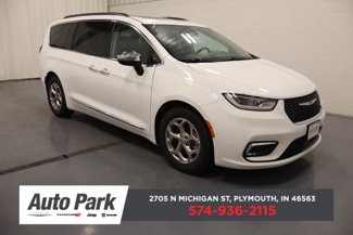 Used 2023 Chrysler Pacifica Limited image 1