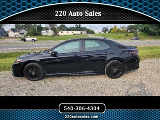 Used 2022 Toyota Camry SE image 1