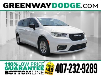 New 2025 Chrysler Pacifica Select image 1