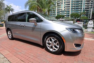 Used 2019 Chrysler Pacifica Touring Plus w/ Tire & Wheel Group image 1