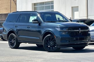 New 2025 Lincoln Navigator Reserve w/ Jet Appearance Package image 1