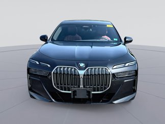 Used 2025 BMW 740i w/ Premium Package image 1