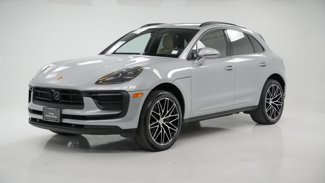 Certified 2025 Porsche Macan image 1