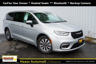 Used 2023 Chrysler Pacifica Touring-L image 1