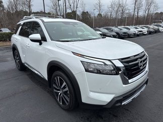 New 2025 Nissan Pathfinder Platinum image 1