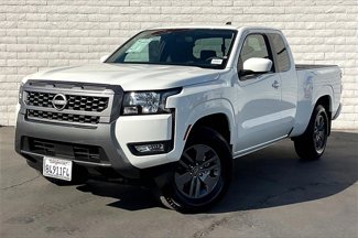 Used 2025 Nissan Frontier SV w/ SV Convenience Package image 1