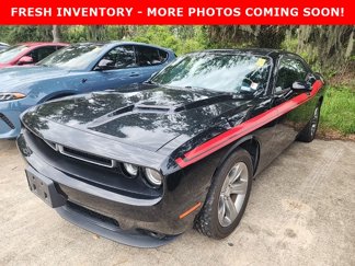 Used 2019 Dodge Challenger SXT image 1