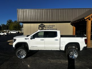Used 2022 GMC Sierra 1500 SLT w/ SLT Premium Plus Package image 1