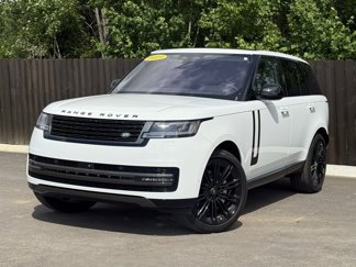Used 2023 Land Rover Range Rover SE image 1