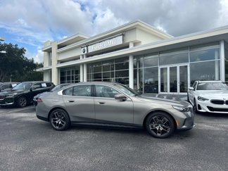 New 2026 BMW i5 eDrive40 w/ Premium Package image 1