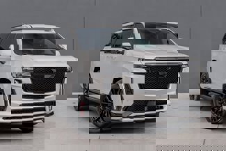 Used 2023 Cadillac Escalade ESV V image 1