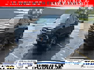 New 2026 Chevrolet Traverse LT w/ Driver Confidence Package image 1