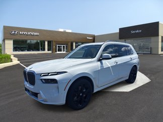 Used 2025 BMW X7 xDrive40i image 1