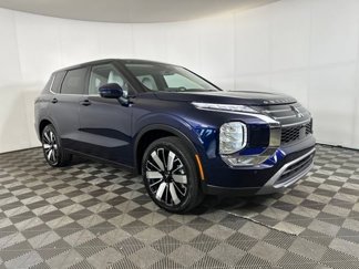 Used 2025 Mitsubishi Outlander SE video 2