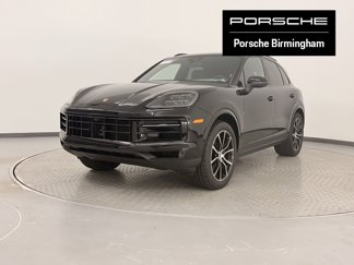 Used 2025 Porsche Cayenne image 1