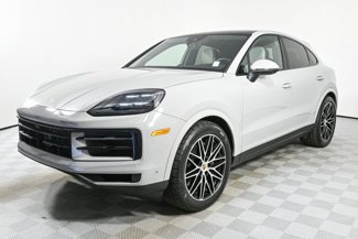 Used 2025 Porsche Cayenne Coupe image 1