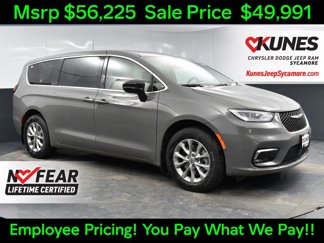 New 2025 Chrysler Pacifica AWD w/ Uconnect Theater Family Group image 1