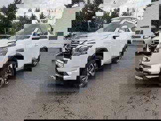 New 2025 Nissan Pathfinder SL image 1