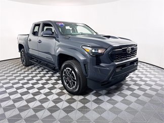 Used 2025 Toyota Tacoma TRD Sport image 1