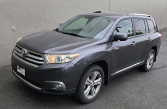 Used 2013 Toyota Highlander Limited image 1