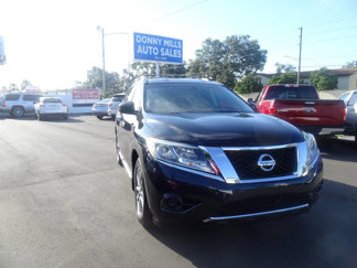 Used 2015 Nissan Pathfinder S image 1