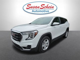 Used 2024 GMC Terrain SLE image 1